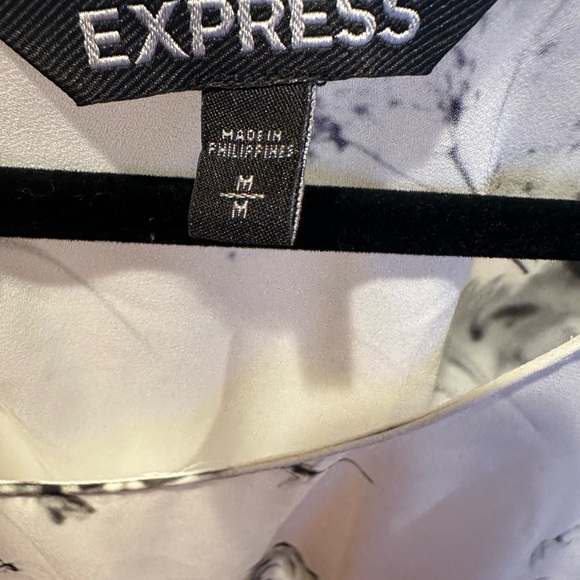 Express Blouse - Picture 5 of 5
